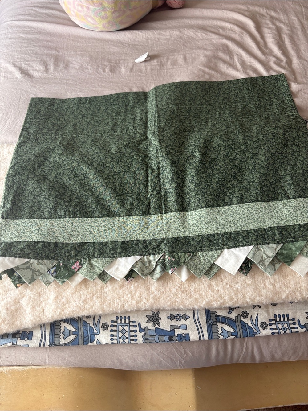 Green Floral Quilted Fabric Panel with Scalloped Edge valances